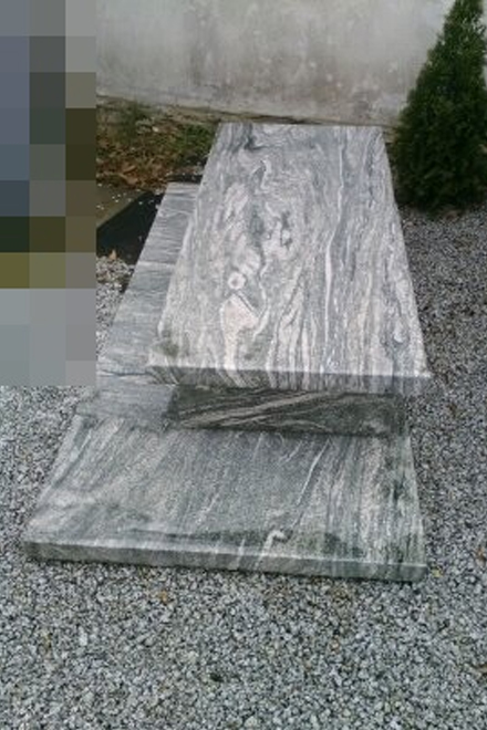 Nagrobek pionowy nr 13