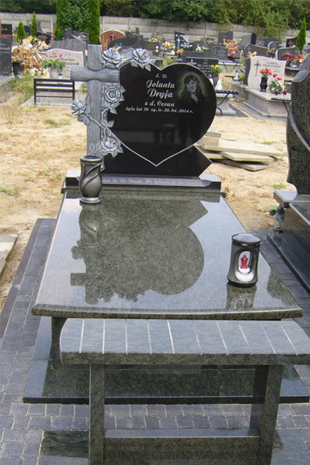 Nagrobek pionowy nr 95